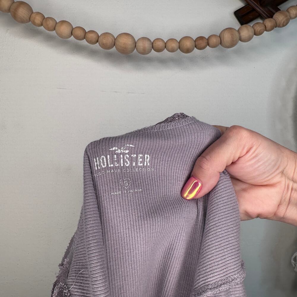 Hollister Lavender Cropped Lace Trim Cami - Picture 3 of 3